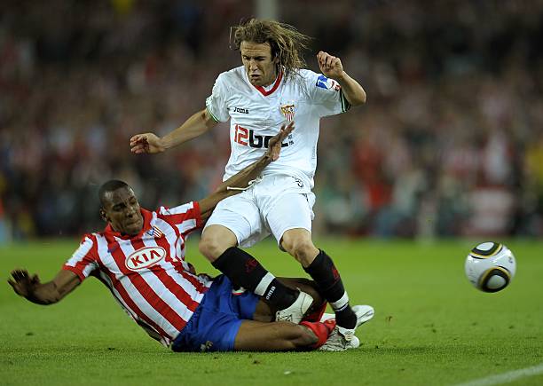 因故缺席 因故缺席