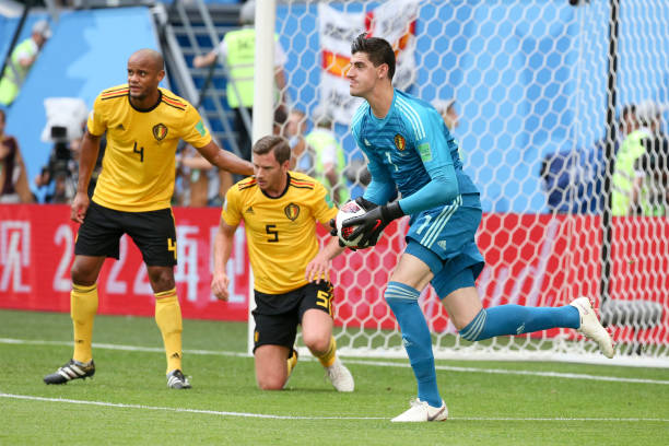 尤其在现任 尤其在现任